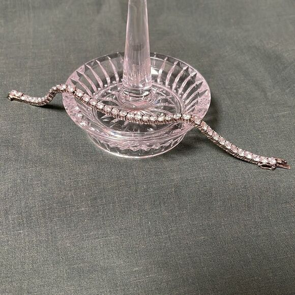 Vintage SETA Elegant Sterling Silver Tennis Bracelet - Picture 2 of 7